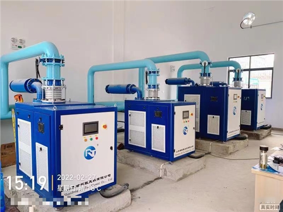 磁懸浮羅茨風(fēng)機安裝現(xiàn)場 磁懸浮羅茨風(fēng)機安裝現(xiàn)場